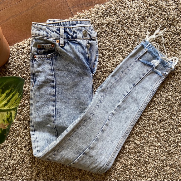 Zara Distressed Jeans - Picture 6 of 8